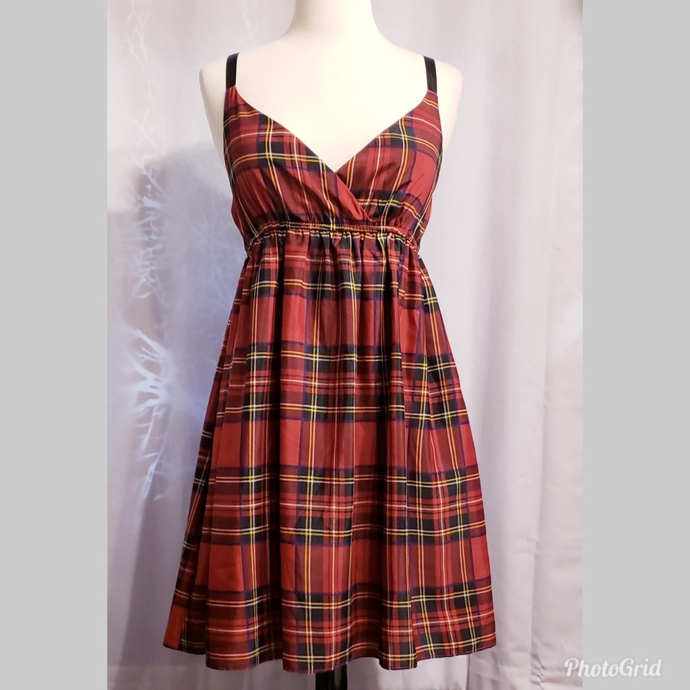 213 RED PLAID DRESS SIZE MEDIUM